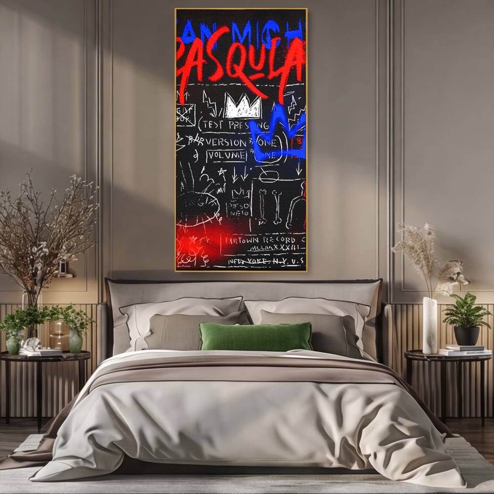 Tablou canvas cu tablou canvas cu grafica pop art, in rama de aluminiu auriu, pe perete intr-un dormitor